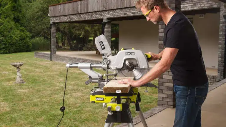 Ranking ukośnic w 2023 roku - jaką wybrać?