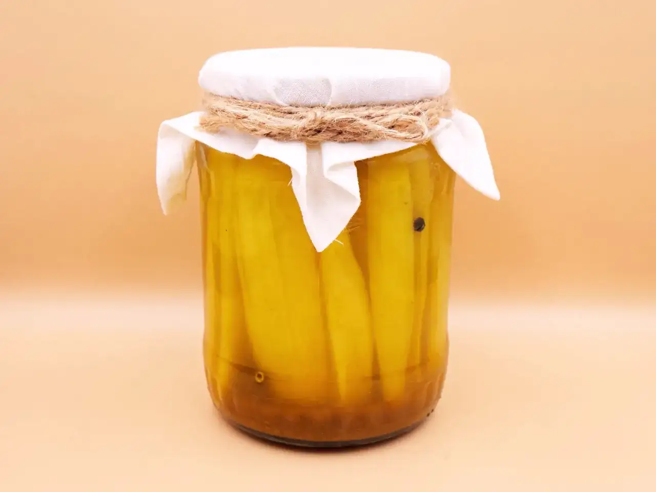 Jak zrobić ogórki z przyprawą curry, które zaskoczą Twoje kubki smakowe