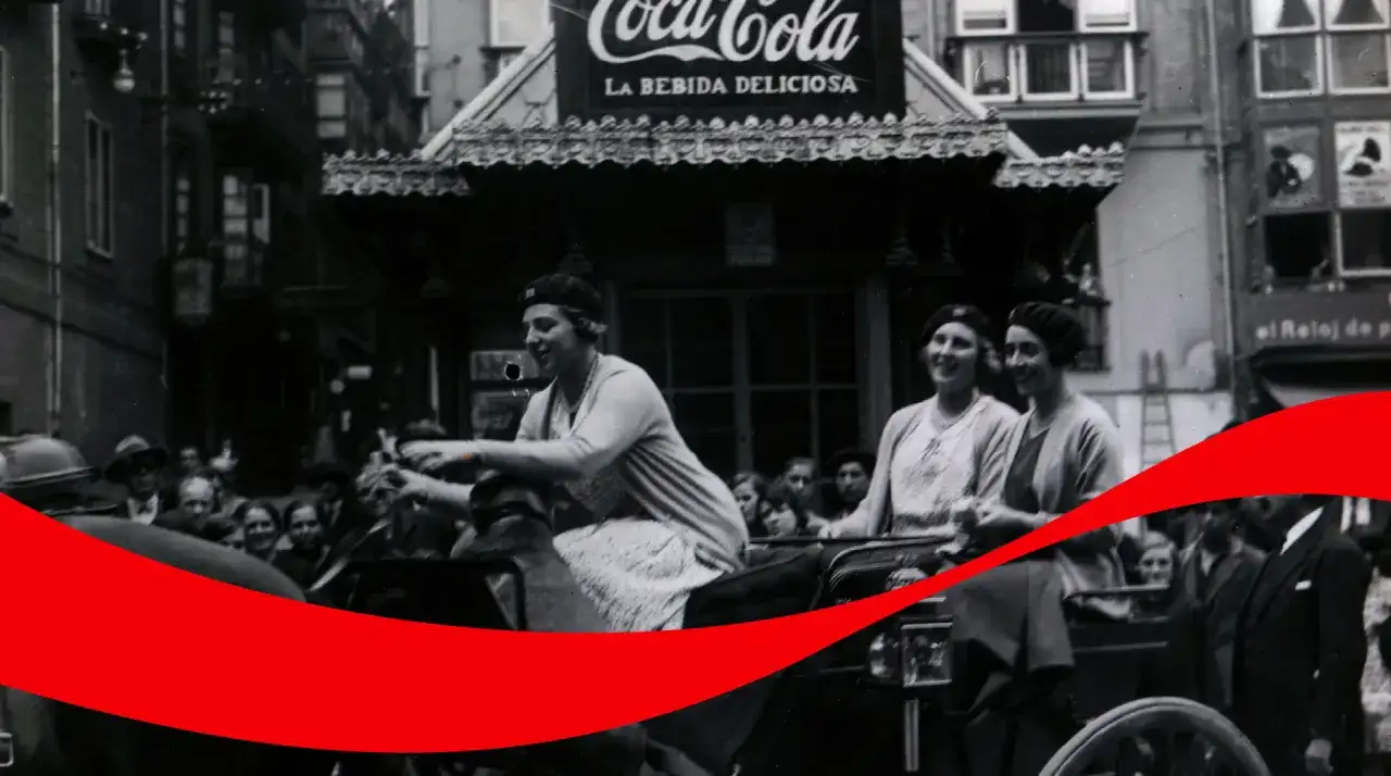 ¿En qué año se inventó la Coca-Cola y qué la hizo famosa?