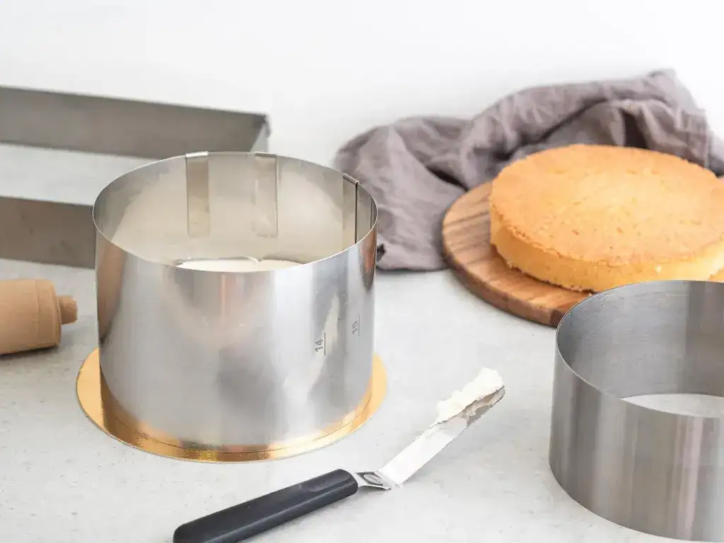 Jak upiec tort w rancie, aby uniknąć najczęstszych błędów?