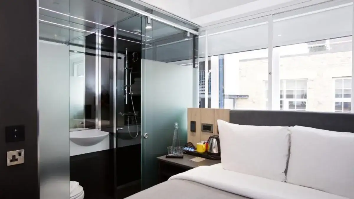 Jak znaleźć tani nocleg w Londynie i zaoszczędzić na podróży