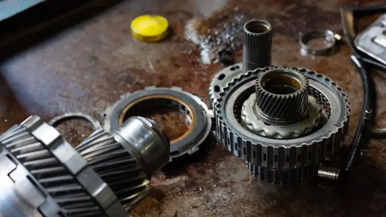 Uszkodzony sterownik automatycznej skrzyni biegów - poznaj objawy i przyczyny