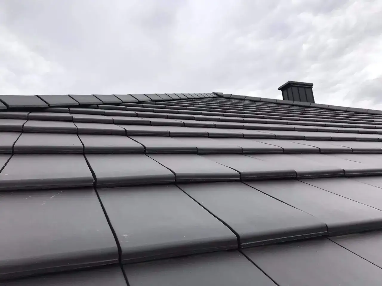 Dachówka Plano 11: Nowoczesne rozwiązanie dla Twojego dachu