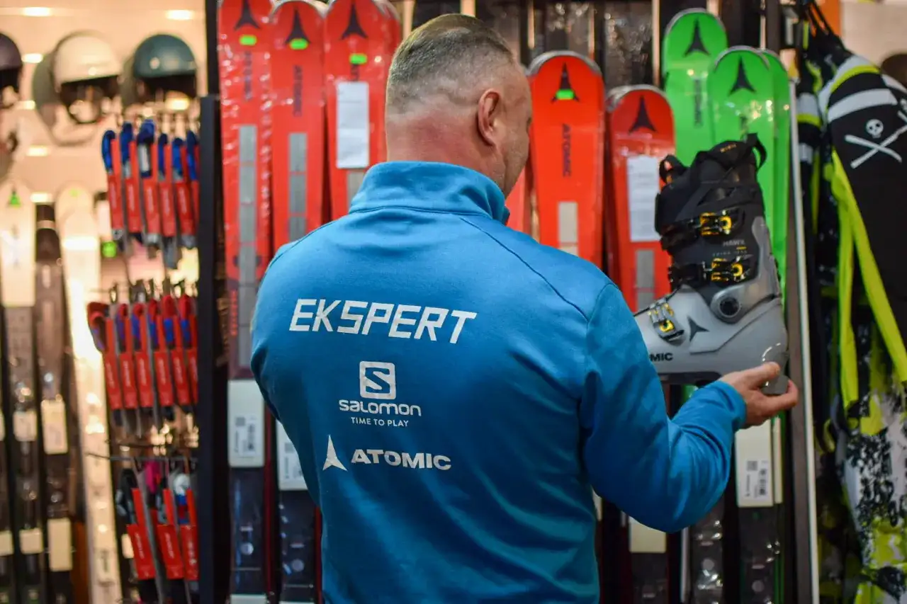 Jak wybrać idealne buty narciarskie i uniknąć błędów przy zakupie