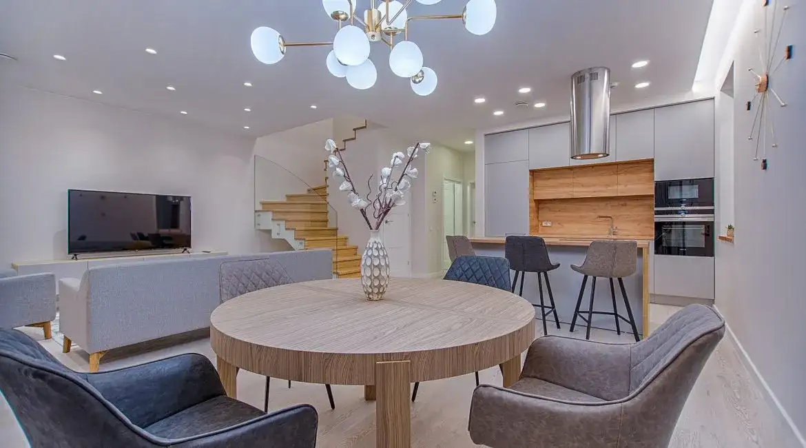 Jak zaprojektować oświetlenie w salonie, aby uniknąć błędów i chaosu