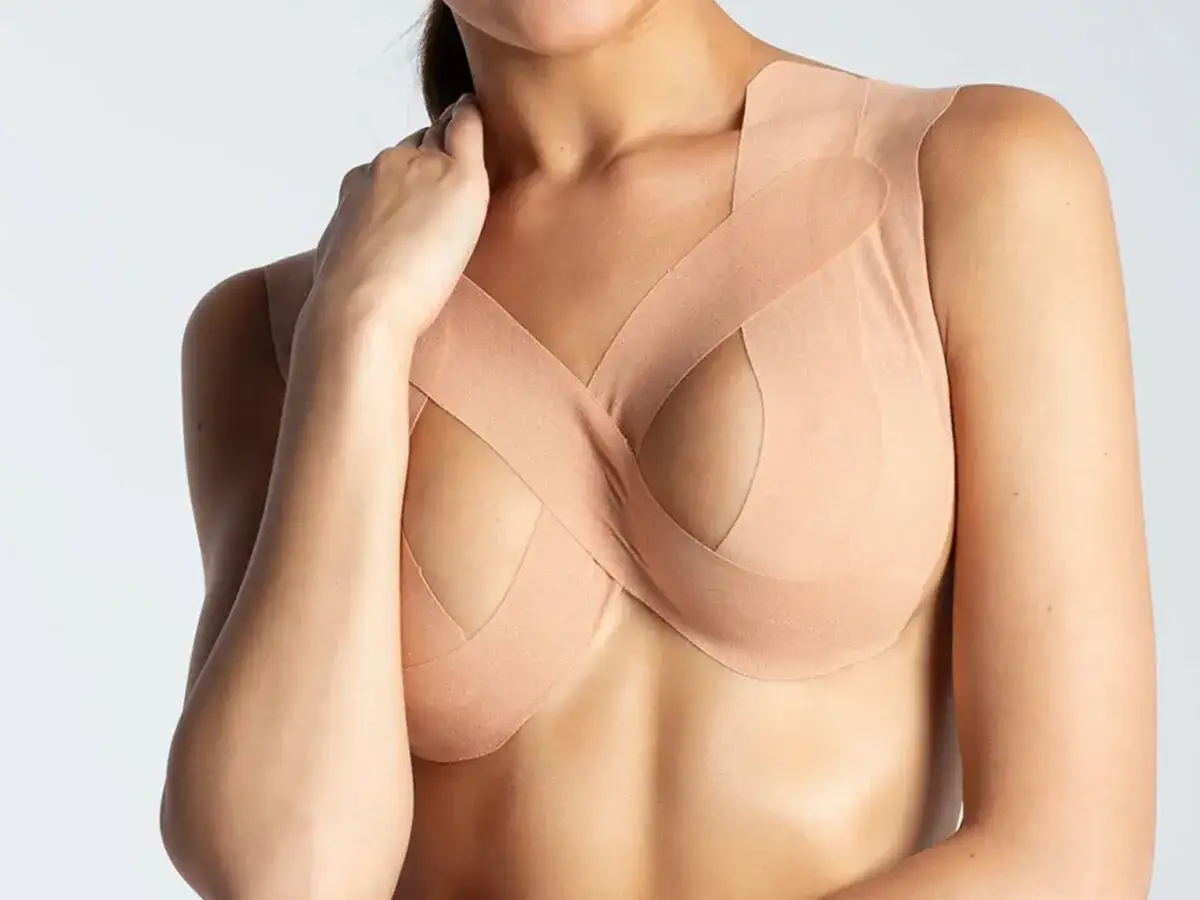 Najlepsza taśma do biustu – jakie właściwości zapewnią komfort i trwałość?