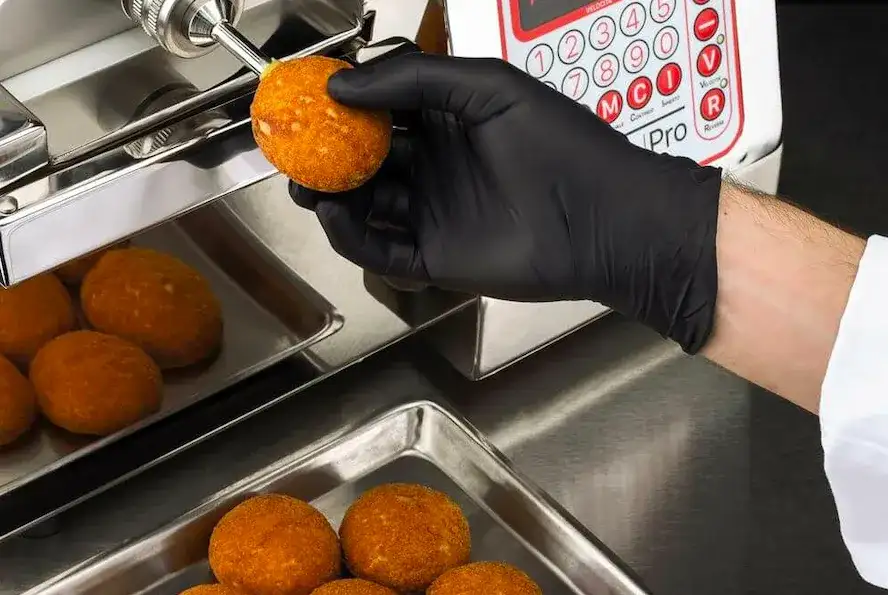 Nadziewarka do pączków – jak łatwo i szybko nadziewać te słodkości?