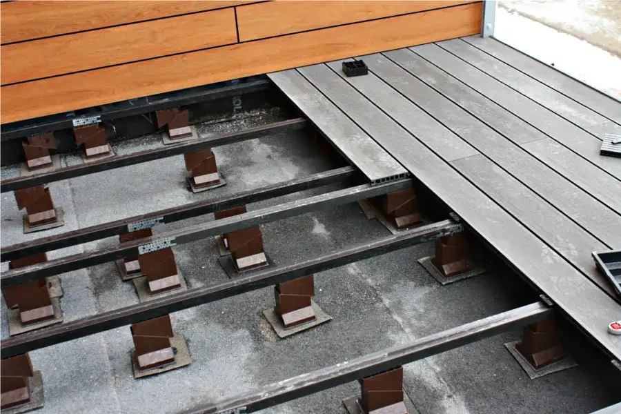 Montaż desek kompozytowych na legarach: Krok po kroku