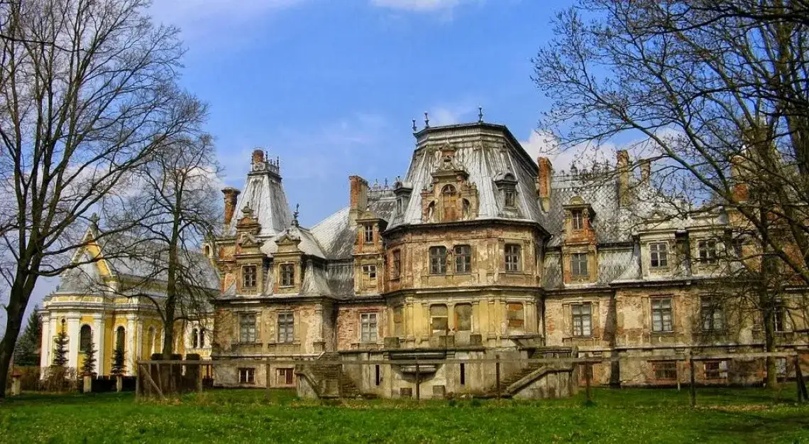 Pałac Sobańskich w Guzowie - historia, architektura i plany renowacji