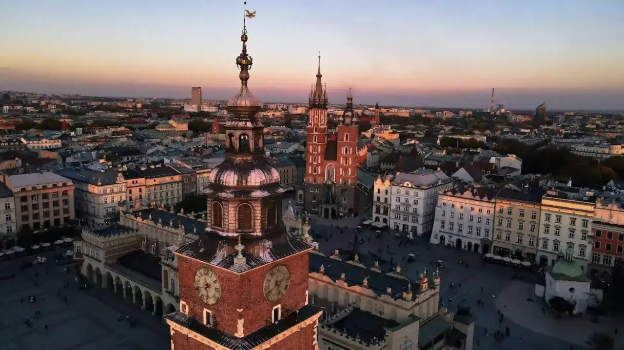 Najlepsze miejsca w Krakowie dla osób 18+ szukających wrażeń: Lista 8 atrakcji