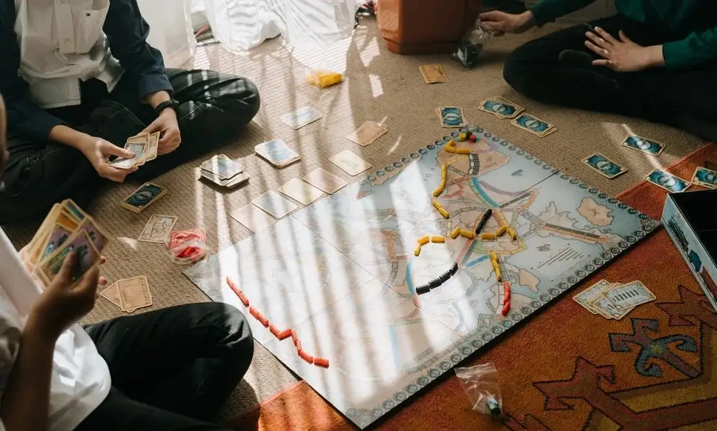 Najlepsze gry planszowe dla dorosłych na imprezę 2025