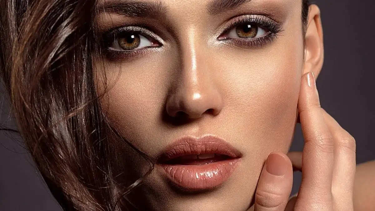 Makijaż oka brązowego - jakie cienie do brązowych oczu, makijaż dla brązowych oczu