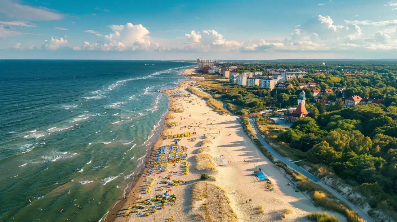 Co zwiedzić w Ustce? 5 atrakcji nad morzem, które pokochasz