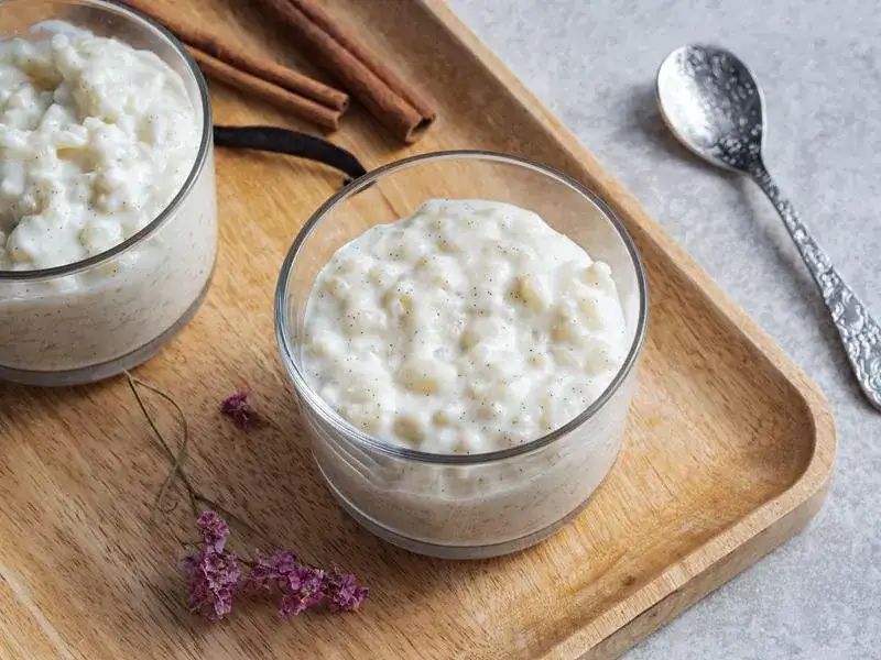 Ile kalorii ma ryż na mleku? Poznaj dokładną wartość i składniki