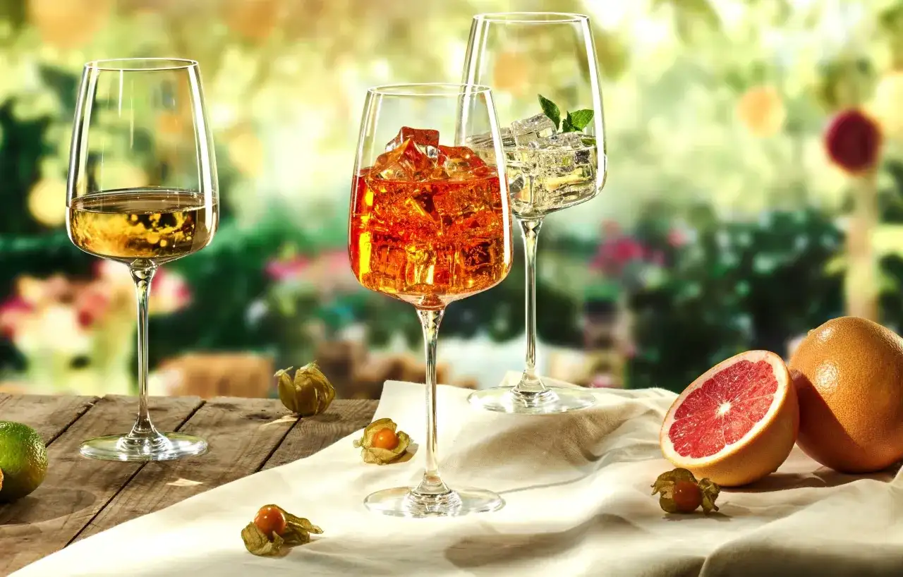 Nowoczesne wzory zastawy szklanej na rok 2025