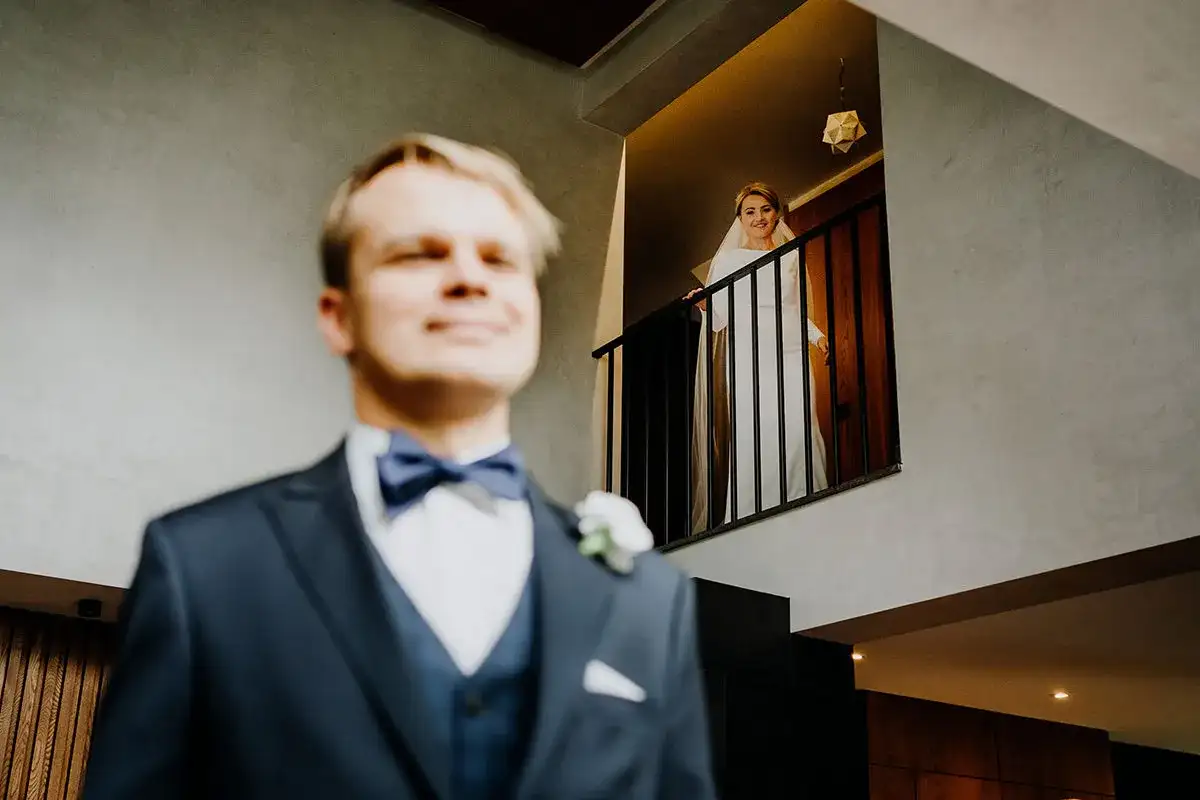 Ile bierze fotograf za wesele? Sprawdź ceny i co wpływa na koszty