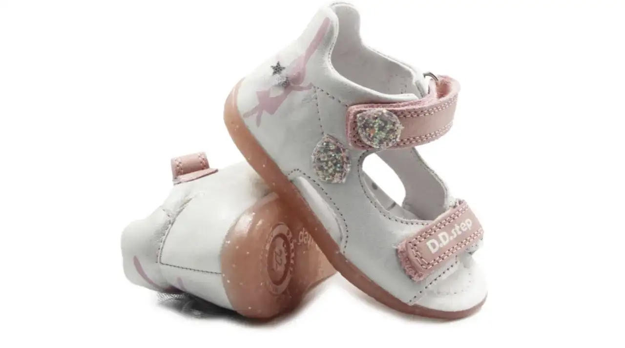 Jak wybrać dobre buty dla dziecka? Praktyczny poradnik dla mam