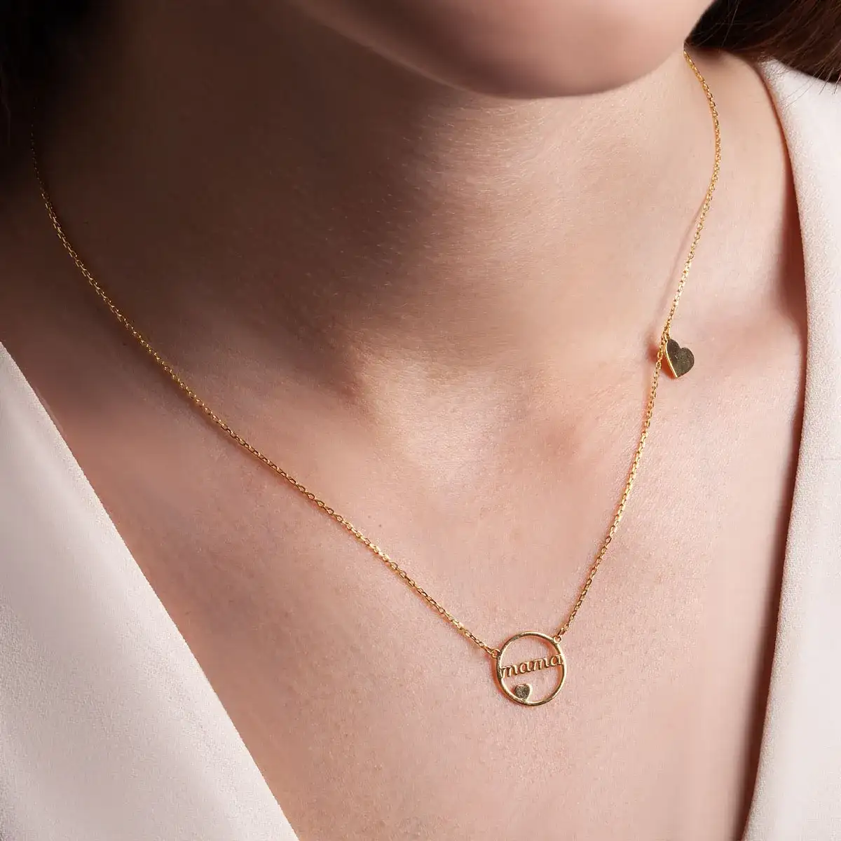 Jak wyczyścić pozłacany naszyjnik: 5 bezpiecznych metod pielęgnacji