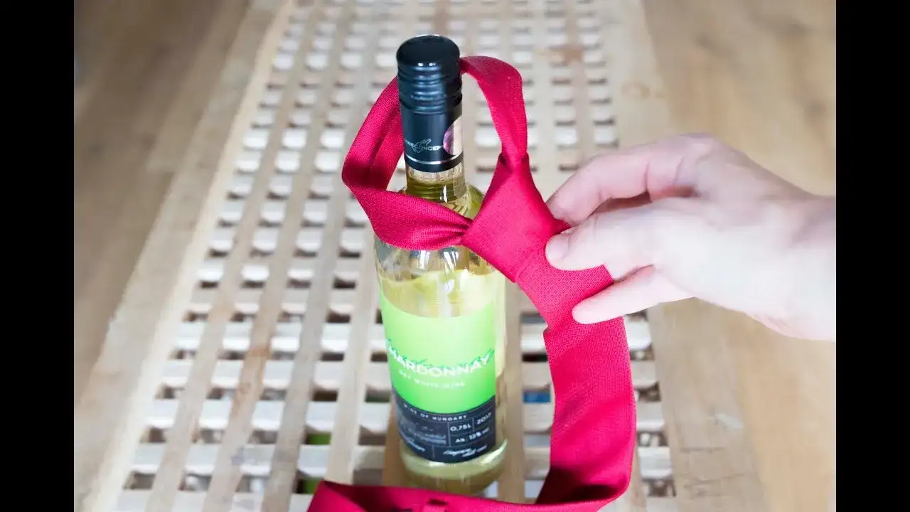 Jak zrobić krawat na butelkę: prosty sposób na elegancką dekorację prezentów