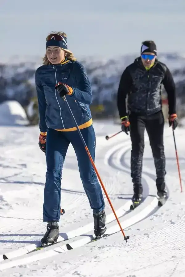 Jak dobrać idealny outfit na narty: 10 kluczowych wskazówek