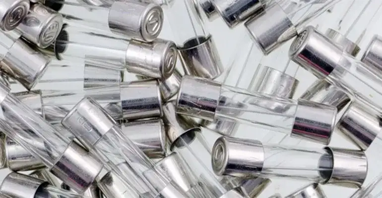 Bezpiecznik elektryczny: Jak chronić instalację przed niebezpiecznymi awariami?