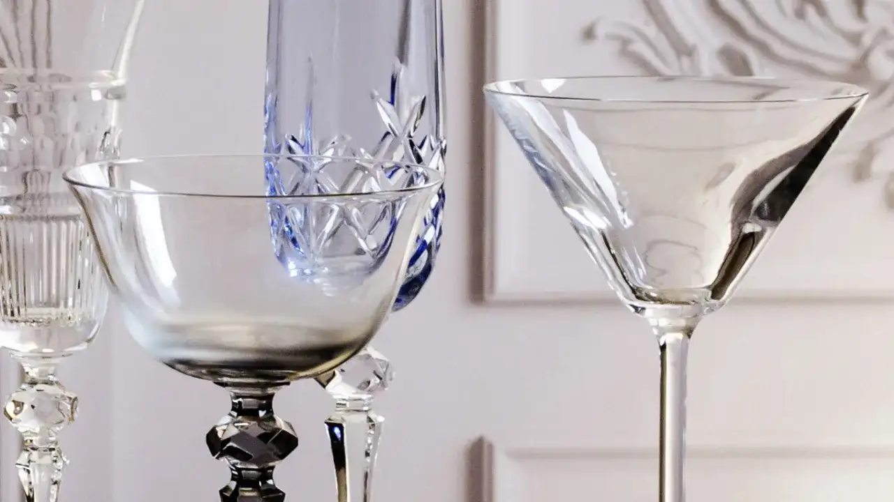 Ile ma kieliszek wódki ml? Odkryj standardowe pojemności i więcej