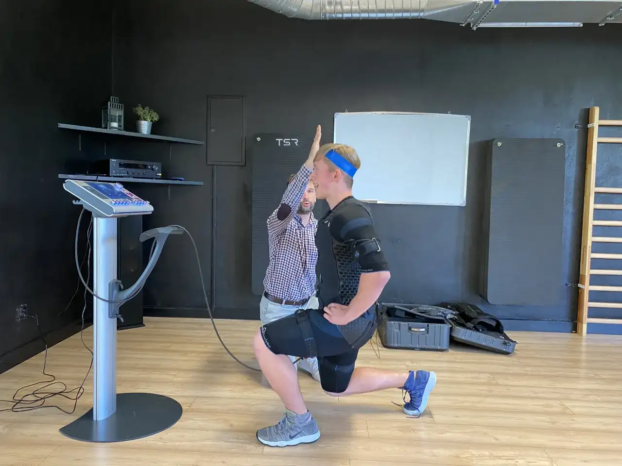 EMS trening co to? Poznaj jego korzyści i zastosowania w rehabilitacji