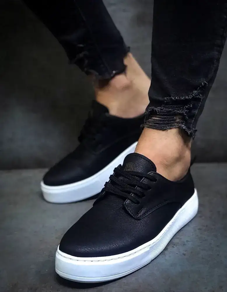 Czarne sneakersy męskie: 7 stylizacji, które musisz znać