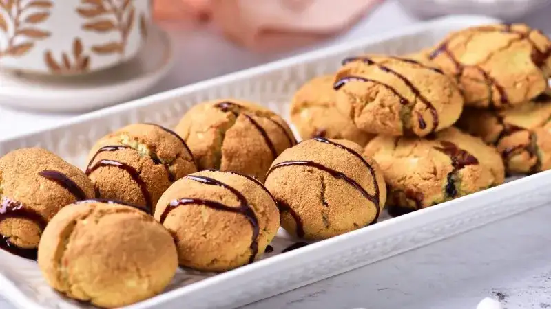 Co zrobić z mąki kokosowej? Przepisy na zdrowe wypieki i dania wytrawne