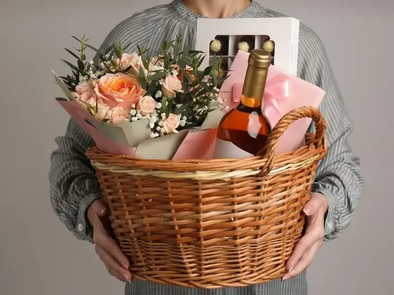 Co kupić na 1 rocznicę ślubu? Niezapomniane pomysły na prezent