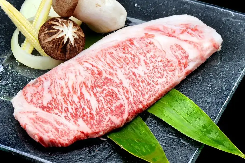 Japońska wołowina: Poznaj sekrety wyjątkowego mięsa Wagyu