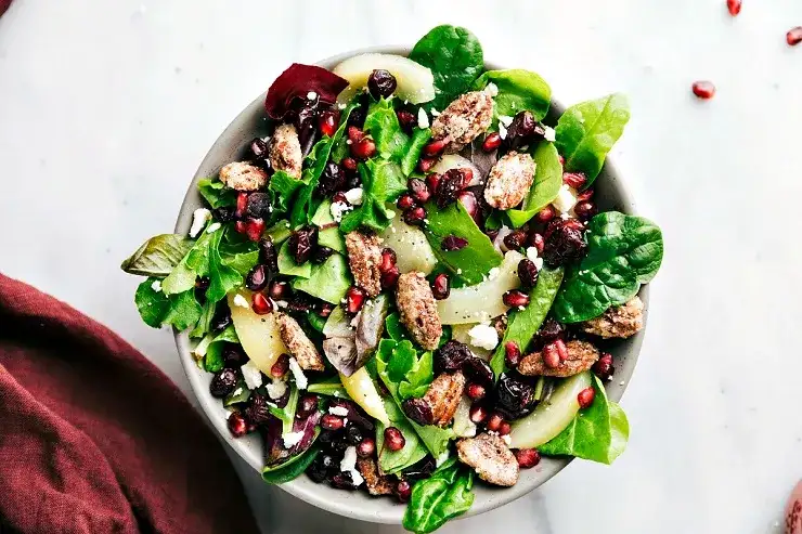 Jak skarmelizować gruszkę do sałatki, aby zachwycić smakiem