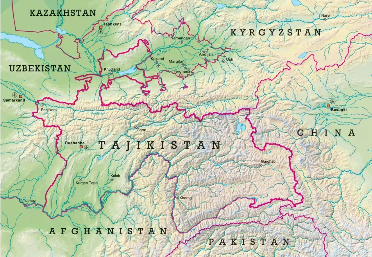 Mapa Tadżykistanu z zaznaczonymi miastami jak Duszanbe i Chodżent, otoczona przez Uzbekistan, Kirgistan, Chiny, Afganistan i Pakistan.