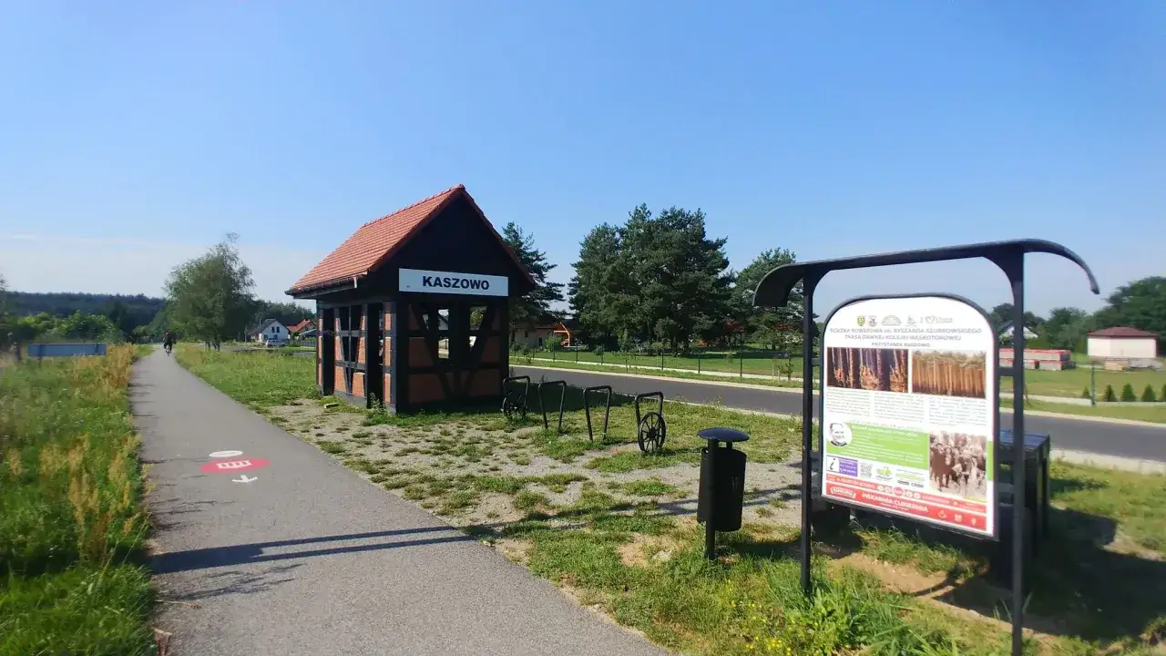 Przystanek Kaszowo na trasie rowerowej w Miliczu. Idealne miejsce na odpoczynek podczas zwiedzania malowniczych milickich tras rowerowych.