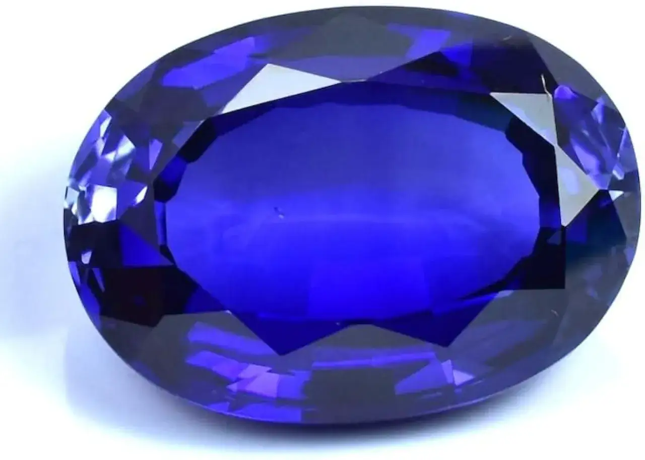 Un magnifico zaffiro blu intenso, una pietra preziosa che simboleggia saggezza e nobiltà.