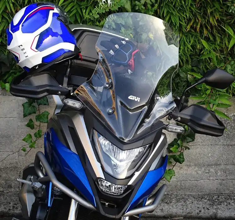motocykl z deflektorem różne ustawienia