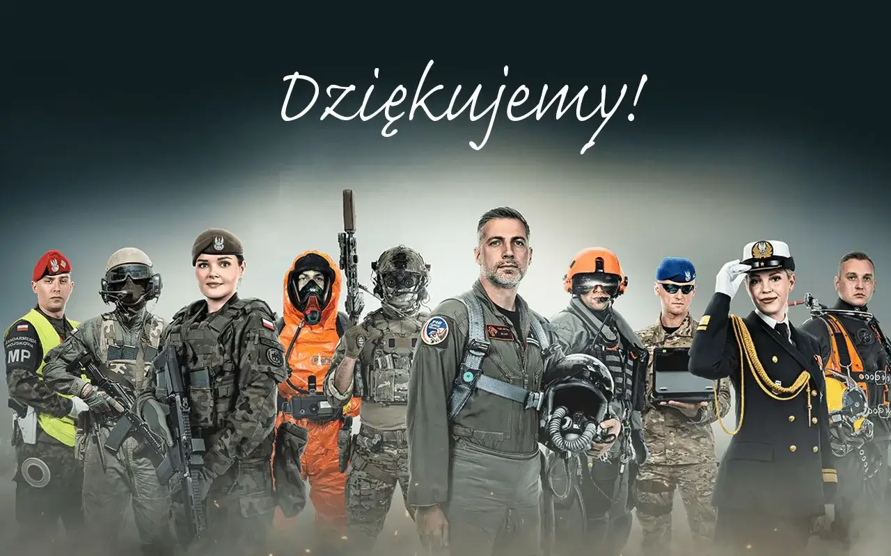 Dziękujemy! Grupa żołnierzy i funkcjonariuszy różnych służb w mundurach. 14 sierpnia święto Wojska Polskiego.