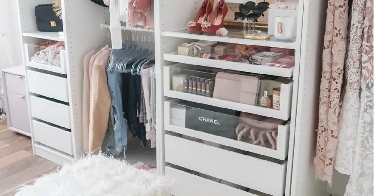 parfum im kleiderschrank schublade