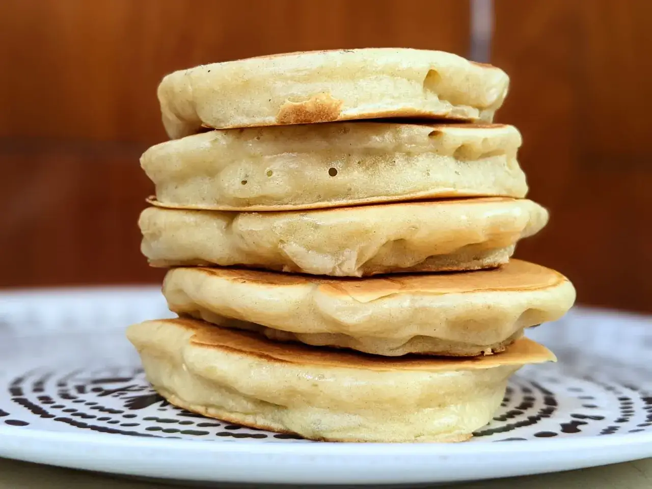 Pile de pancakes moelleux, parfaits pour une recette facile et gourmande.