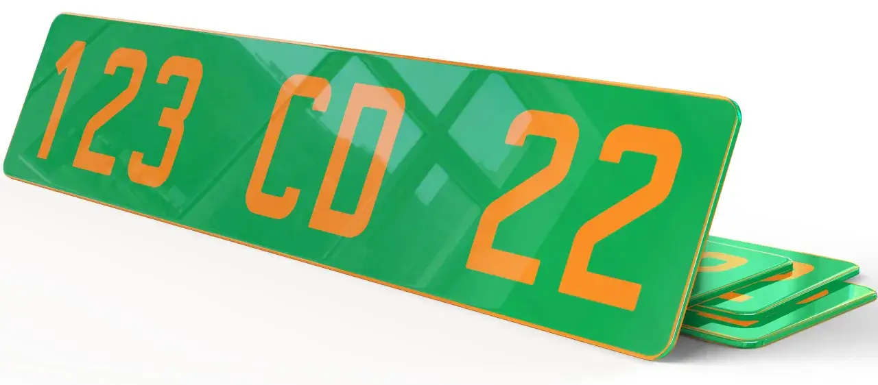 Plaque verte et orange avec les num&eacute;ros 