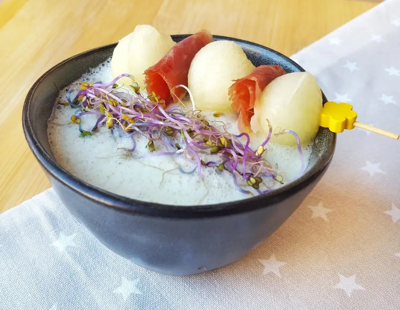 Sopa de mel&oacute;n con yogur receta final