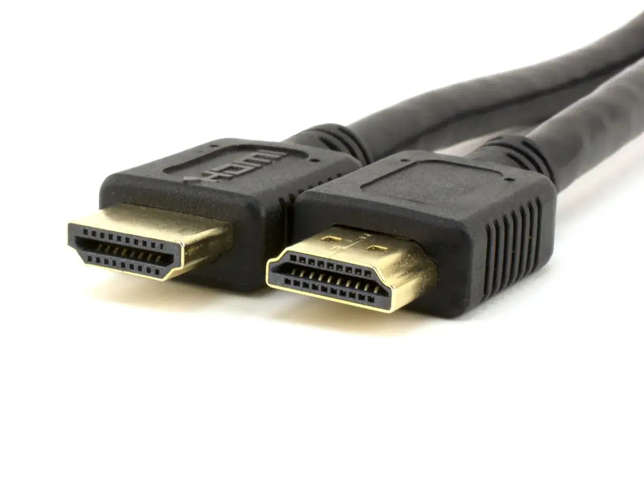 Tv&aring; HDMI-kontakter p&aring; en svart hdmi kabel 3 meter.