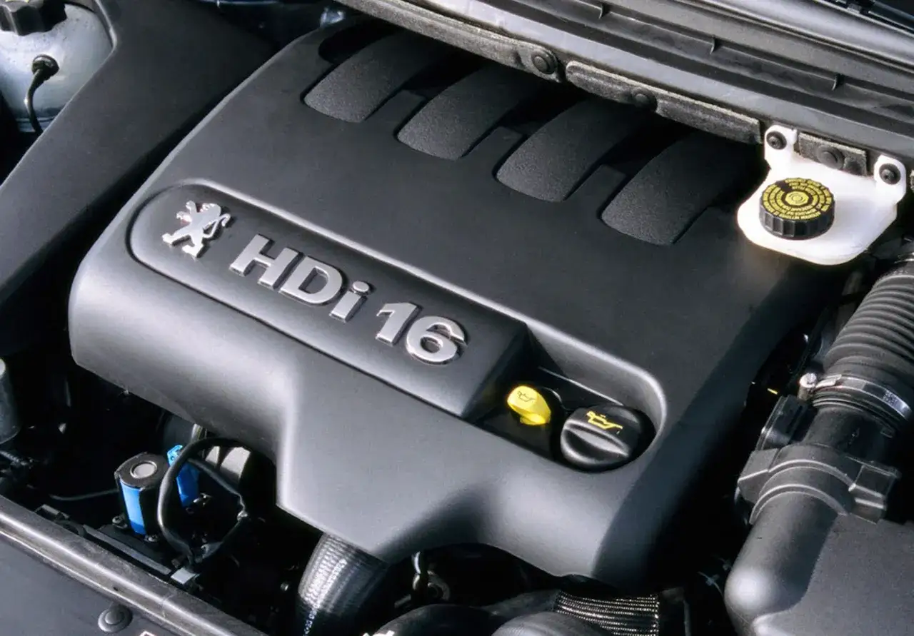 Silnik Peugeot HDi 16, często uznawany za jeden z najmniej awaryjnych silników diesla.