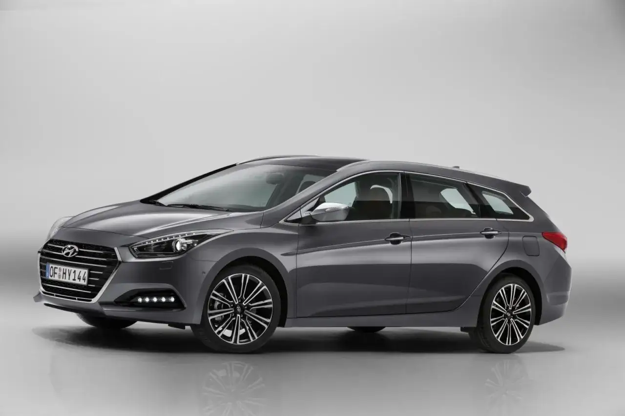 Hyundai i40 przed i po liftingu porównanie