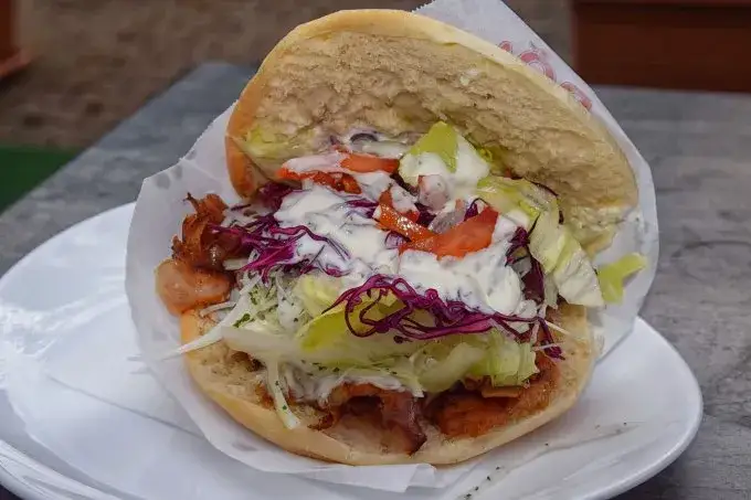 Kebab wysokiej jakości vs niskiej jakości