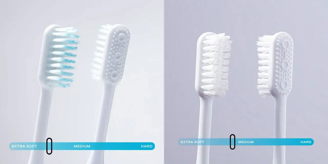 Porównanie szczoteczek: ultra soft to najdelikatniejsze włosie, idealne dla wrażliwych dziąseł. Widać różnicę w gęstości i miękkości.