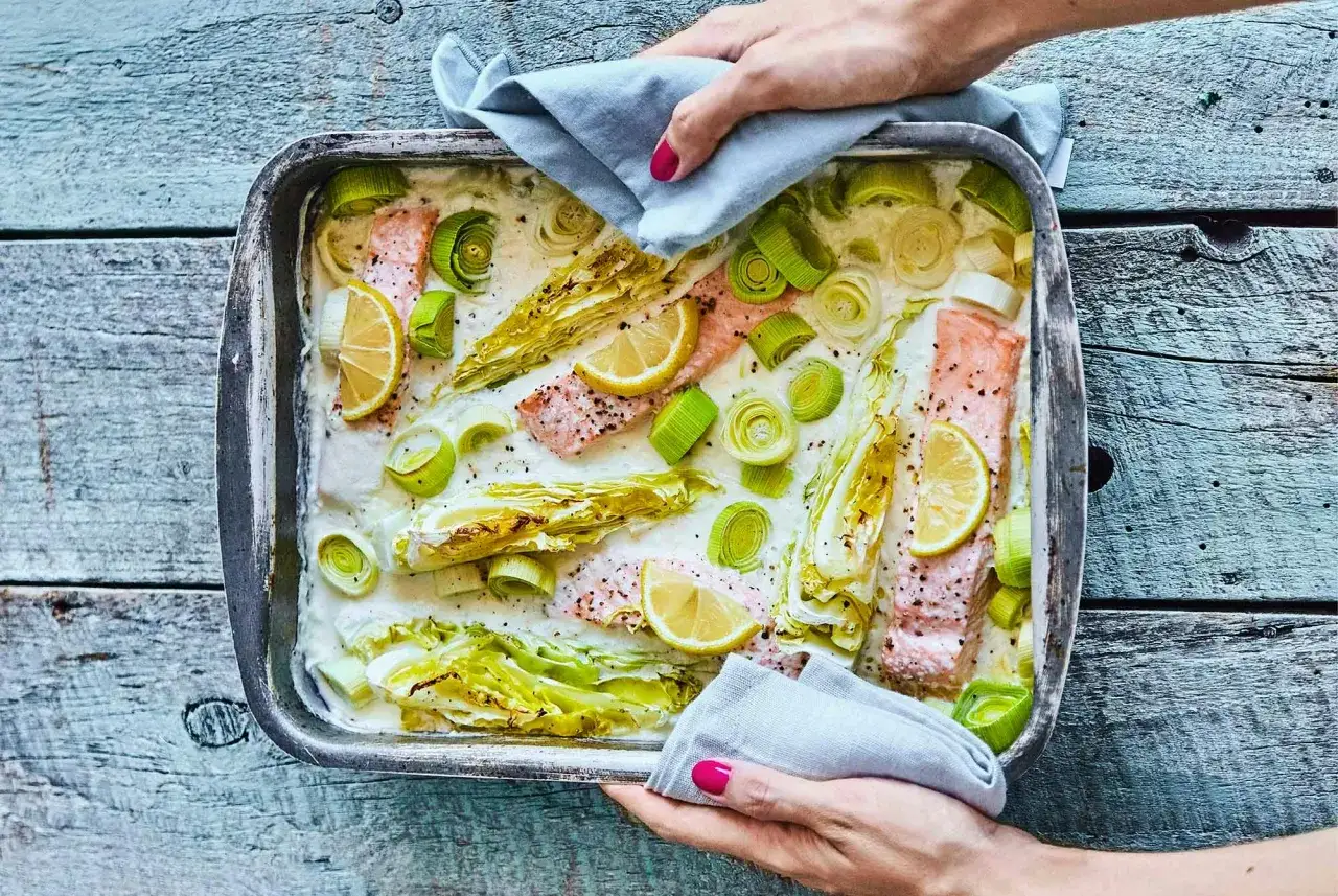 Lax i kr&auml;mig s&aring;s med purjol&ouml;k och citron. En riktigt nyttig mat-upplevelse som ser fantastisk ut!
