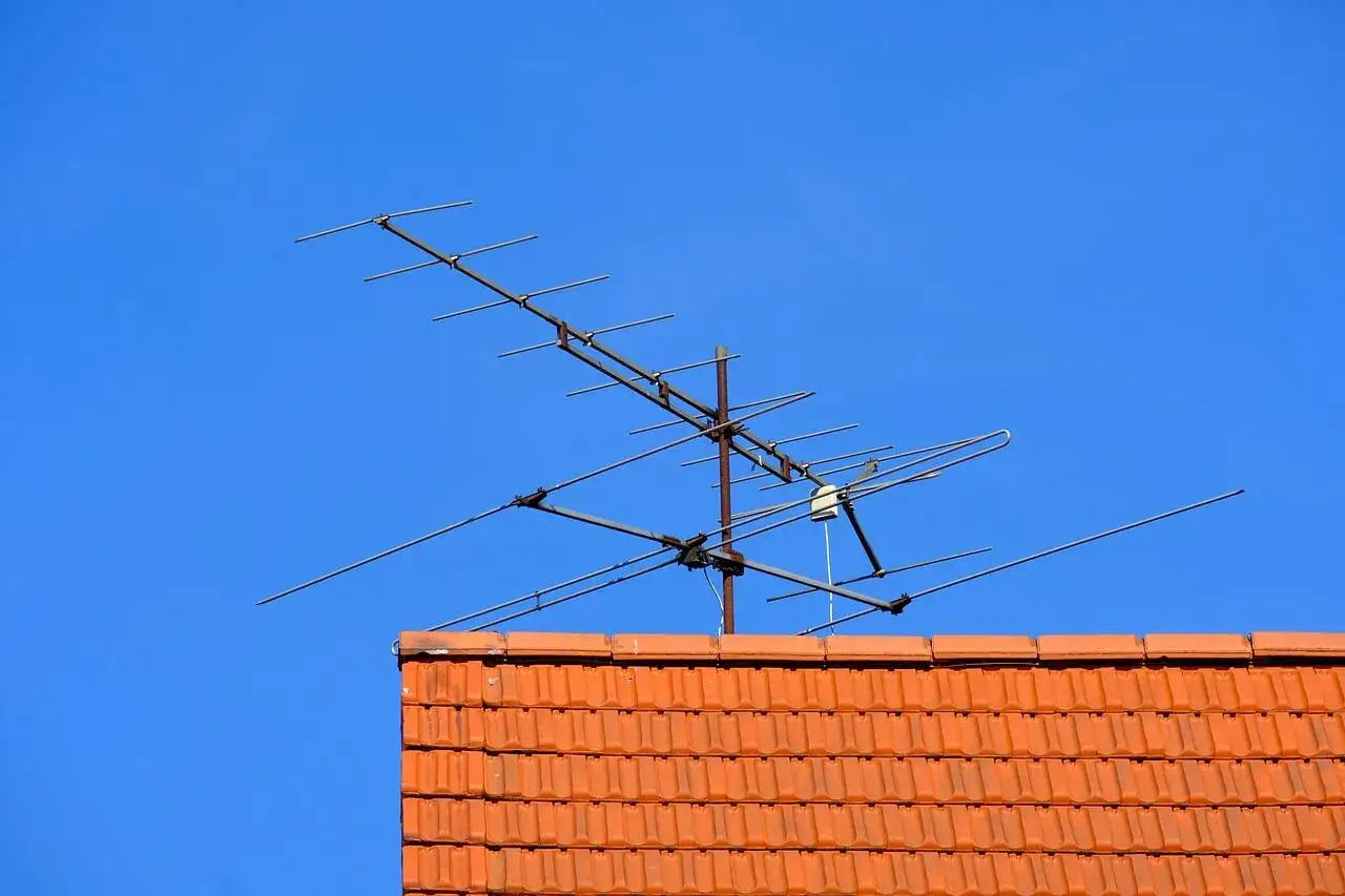 rodzaje gniazd antenowych w ścianie RTV SAT