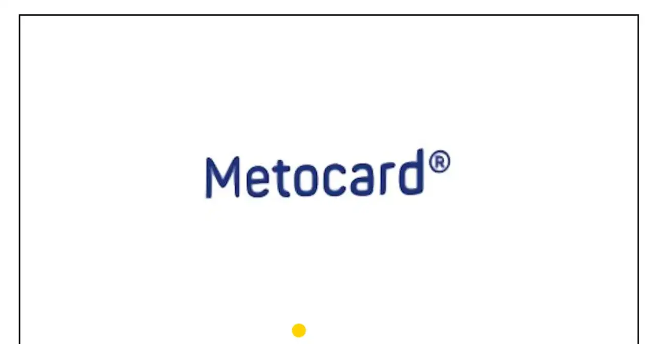 Niebieski napis Metocard z zarejestrowanym znakiem towarowym.