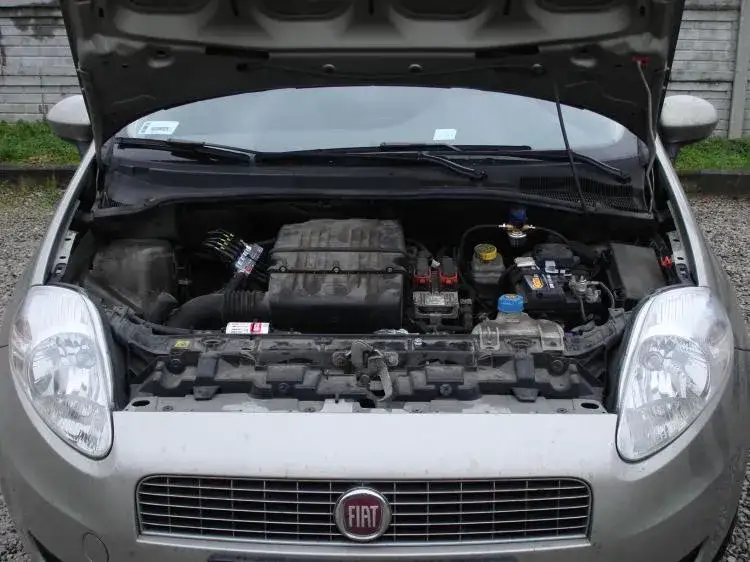 Fiat Grande Punto komora silnika